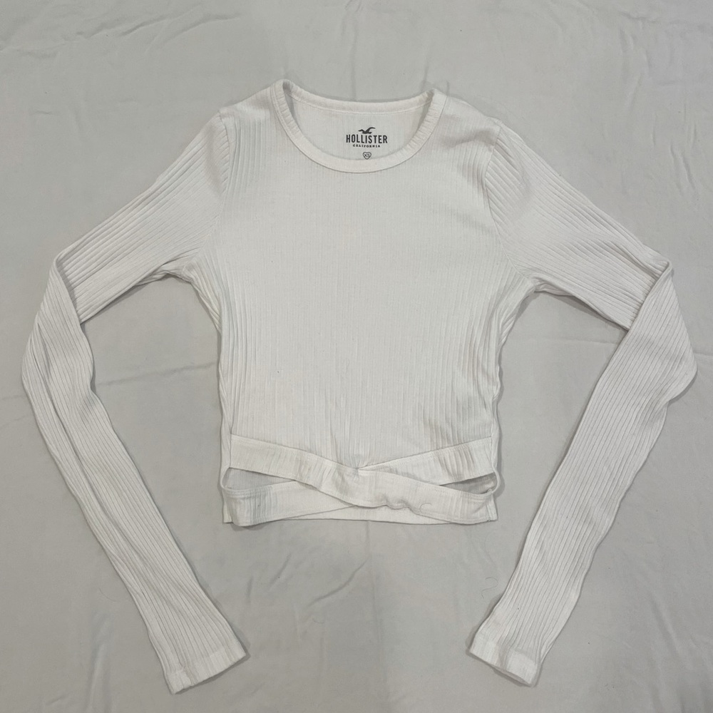Women’s cropped long sleeve shirt